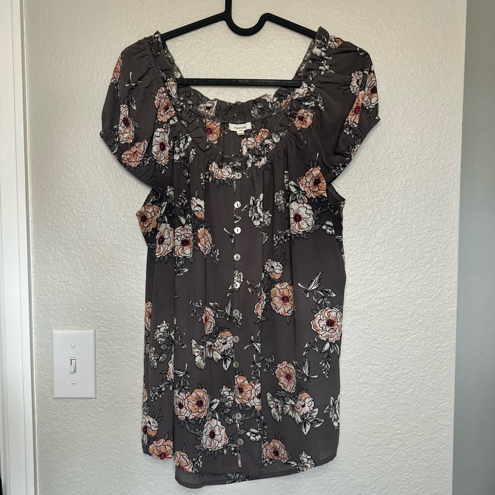 Maurice’s • floral blouse